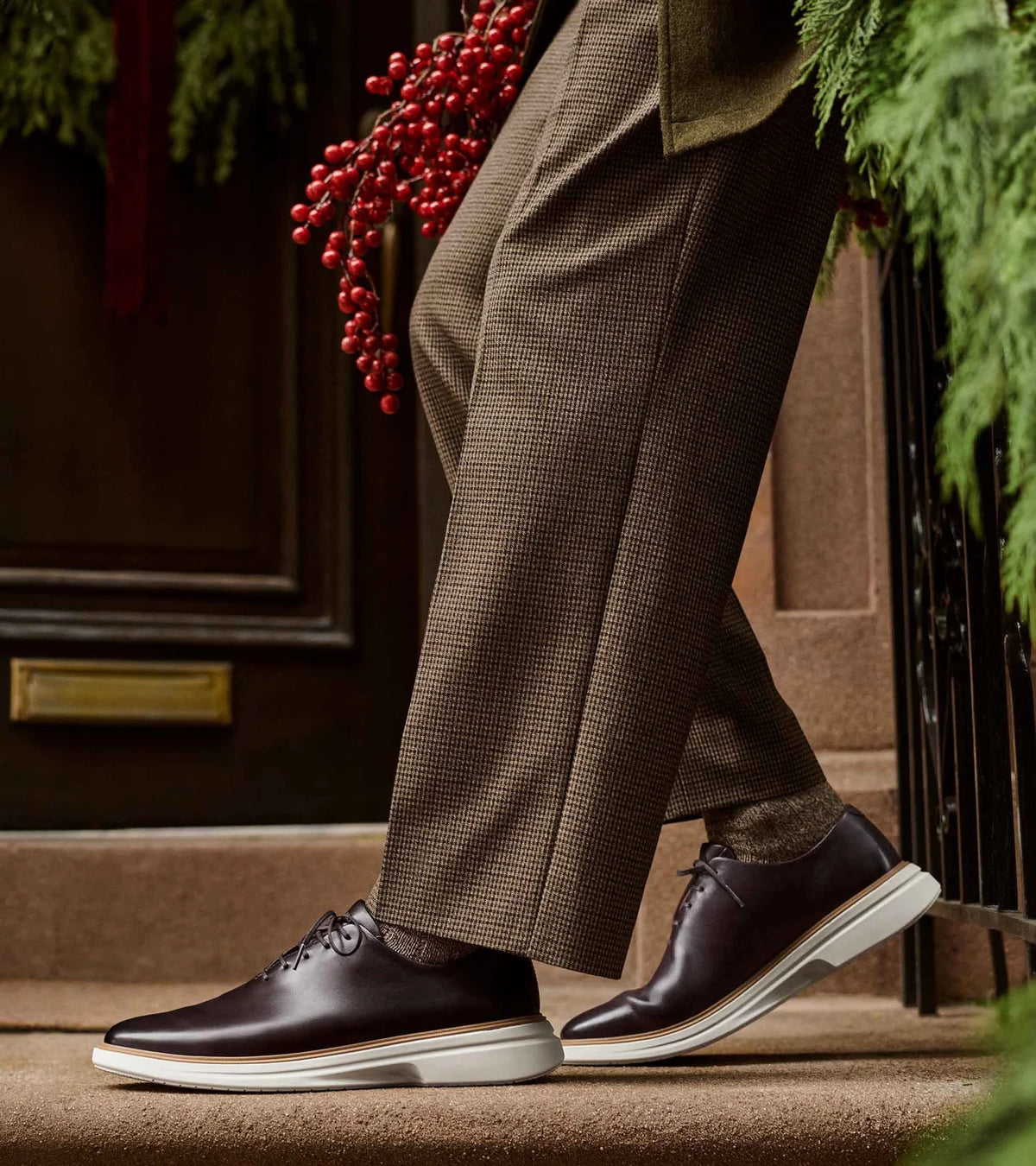 COLE HAAN C43206 shoes for men in brown and white