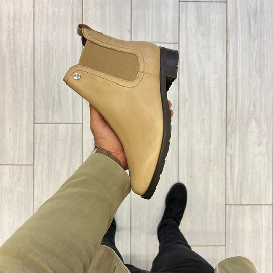 Pitillos 100% Genuine Leather Spanish Chelsea boots in Taupe for women