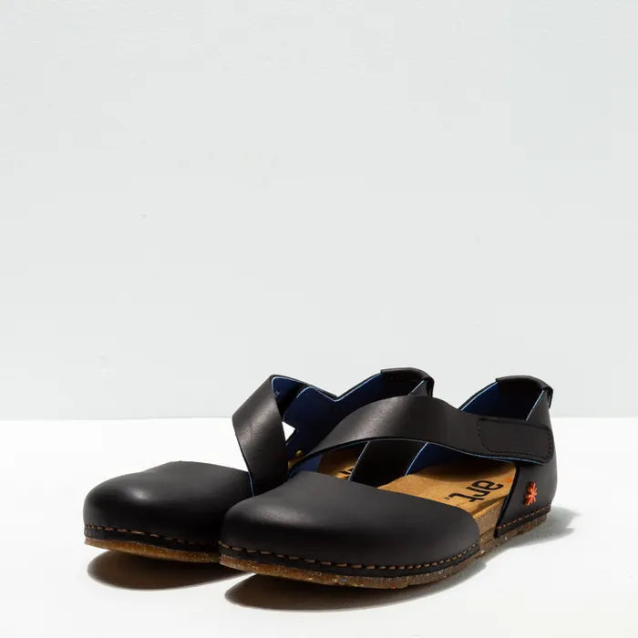 Art Spanish Strap Sandal for Women in Nappa Black.