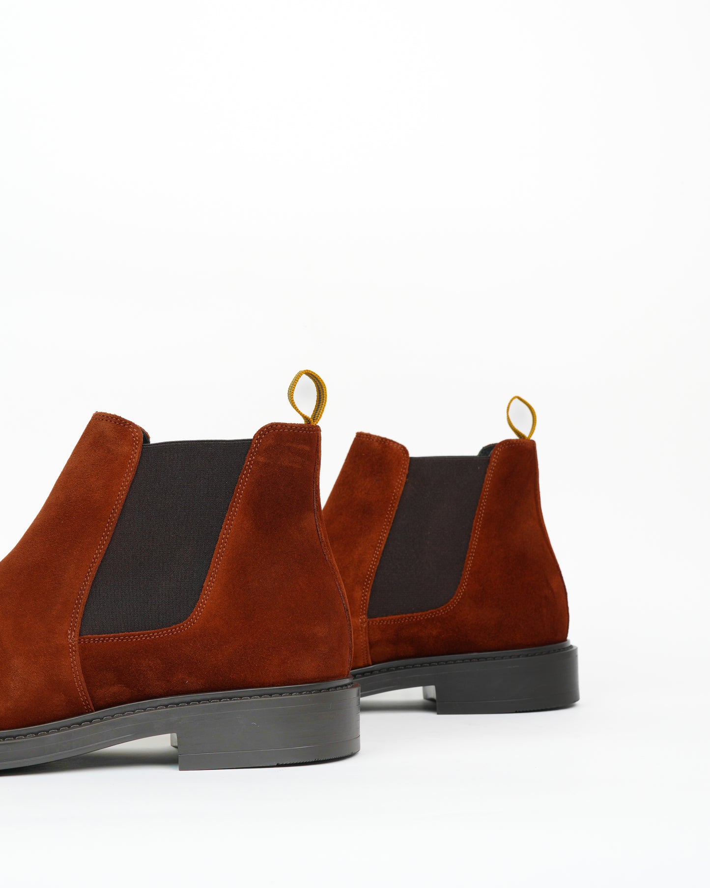Shalapi Chelsea Boots for men in suede camel