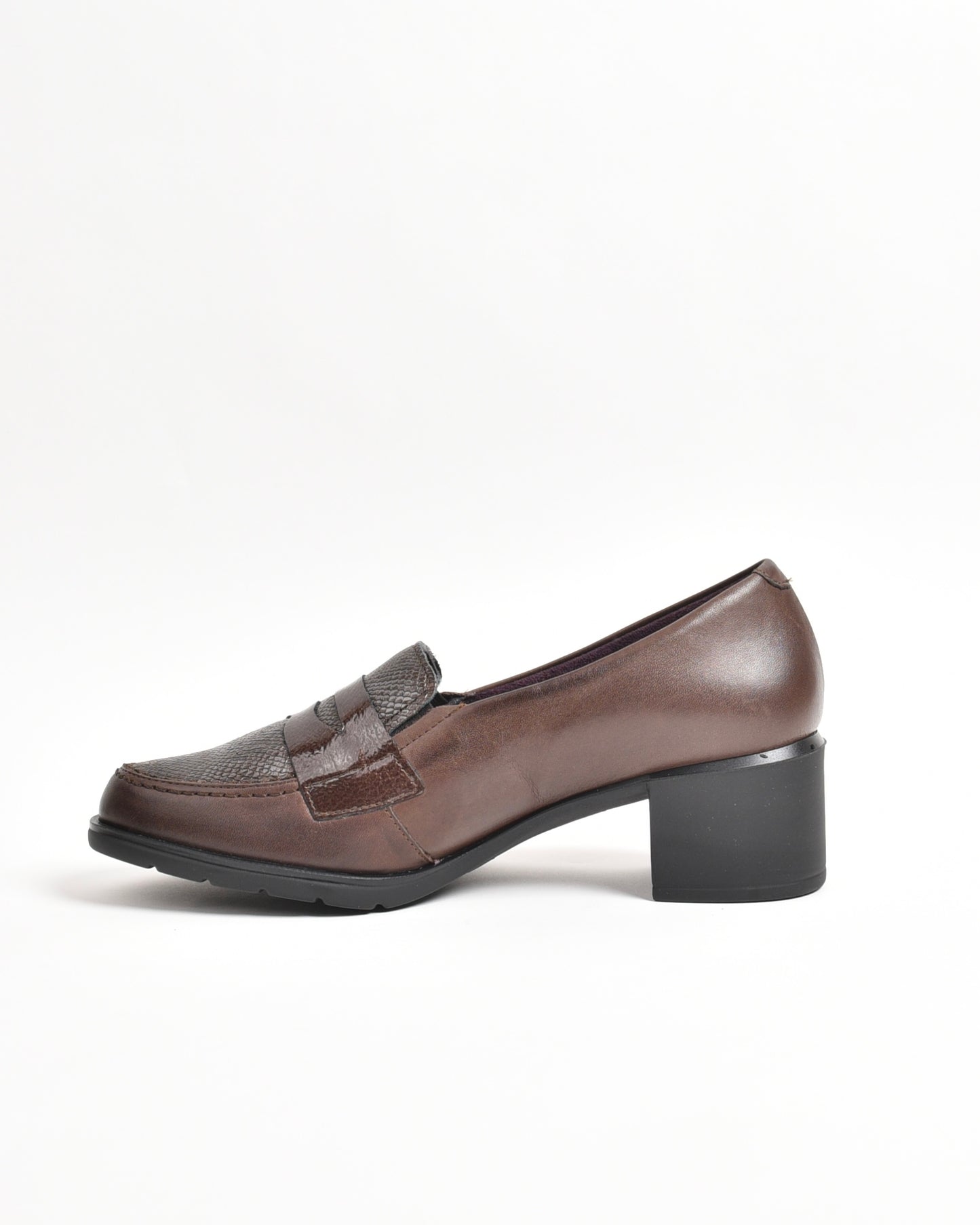 Pitillos classic shoes for women in brown