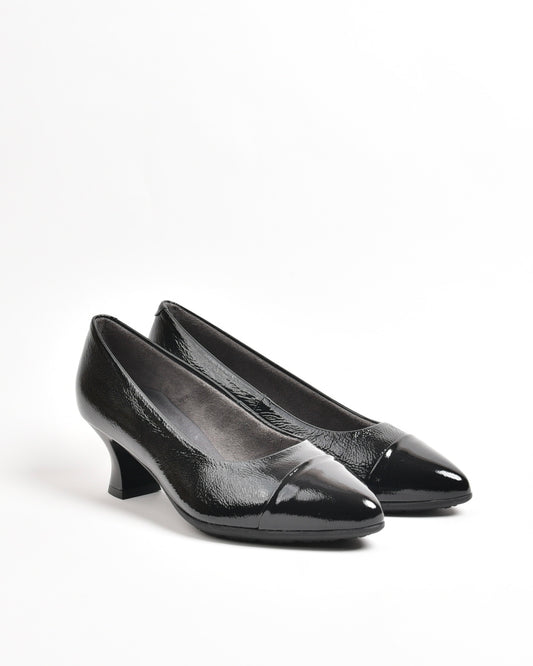 Pitillos classic shoes for women in shiny black
