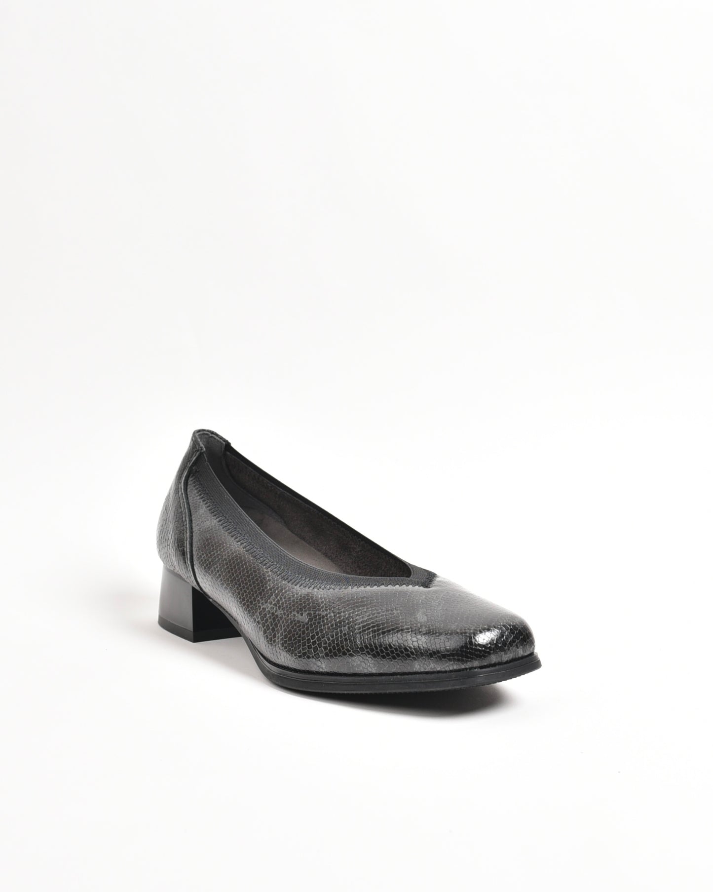 Pitillos classic shoes for women in black