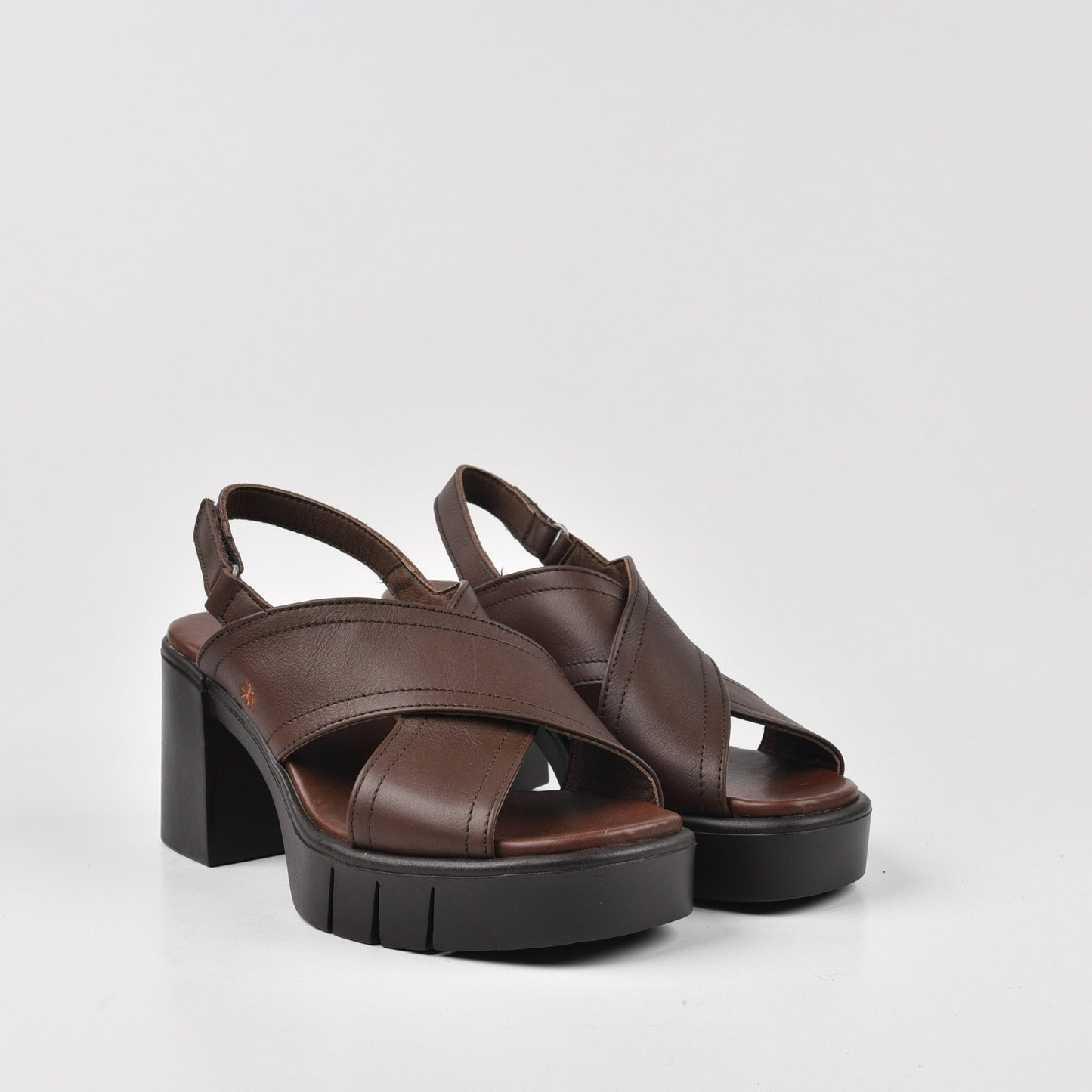 Art Spanish Medium-Heel Sandal for Women in Nappa Brown.