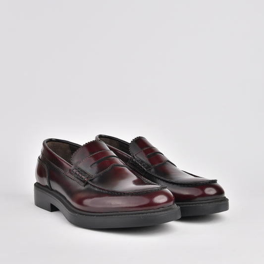 Kebo Italian loafers for men in shiny burdo