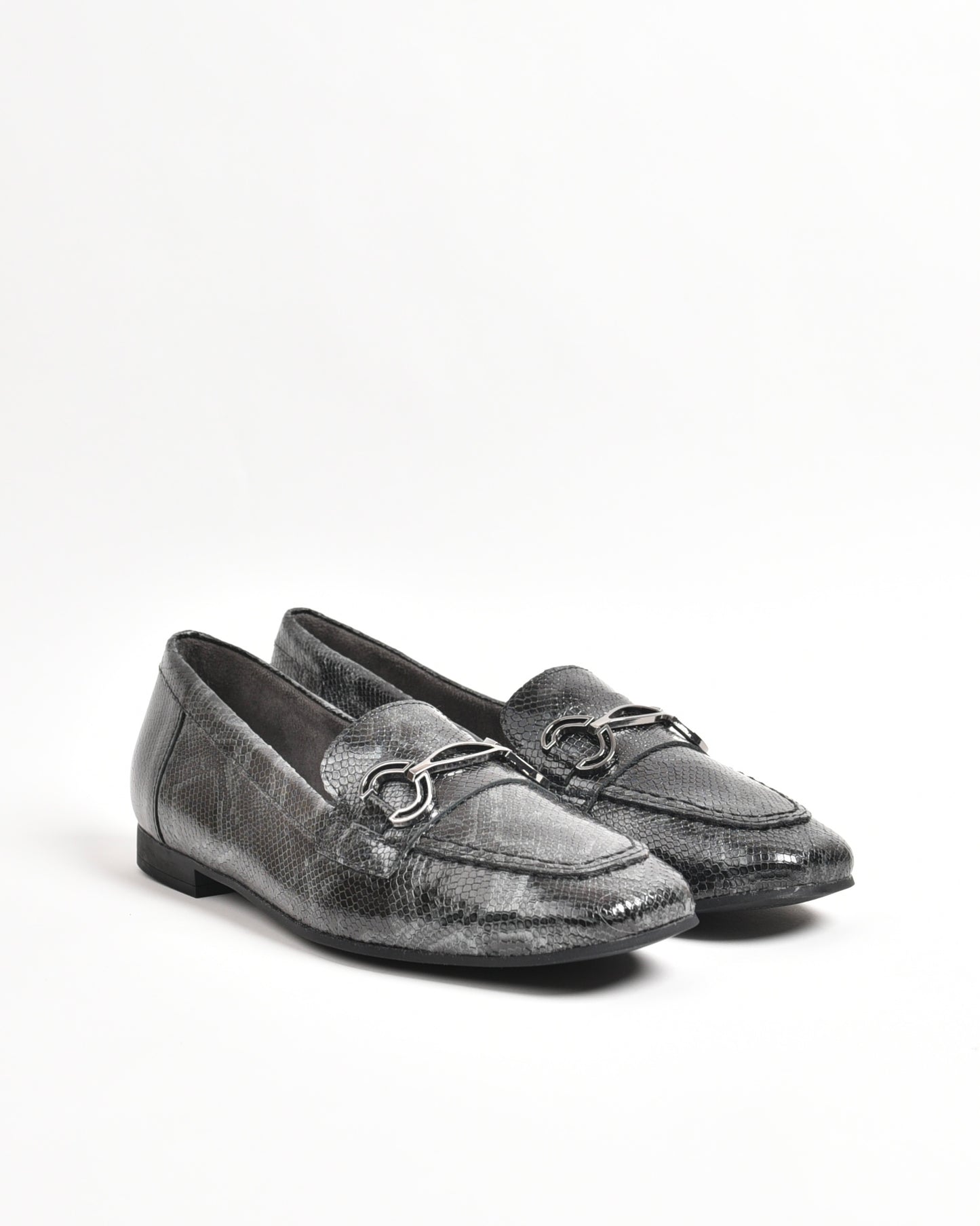 Pitillos loafers for women in black
