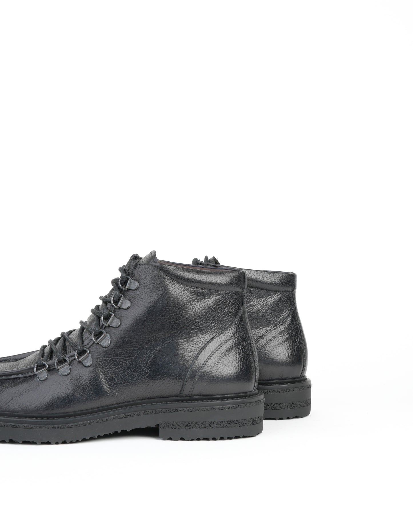 Shalapi boots in grain leather for men in black
