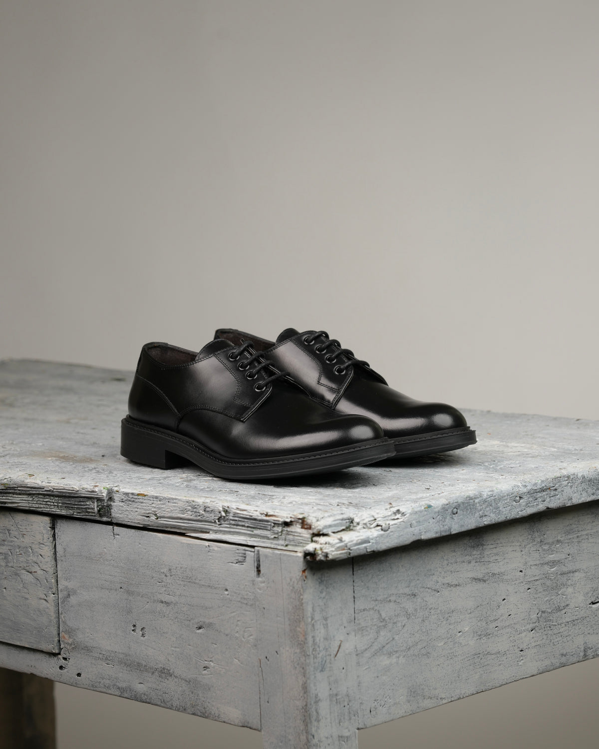 SHALAPI Napoli derpy shoes for men in shiny black