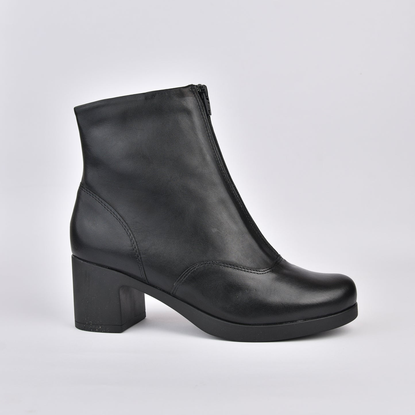 Pitillos 100% Genuine Leather Spanish boots in Black for women