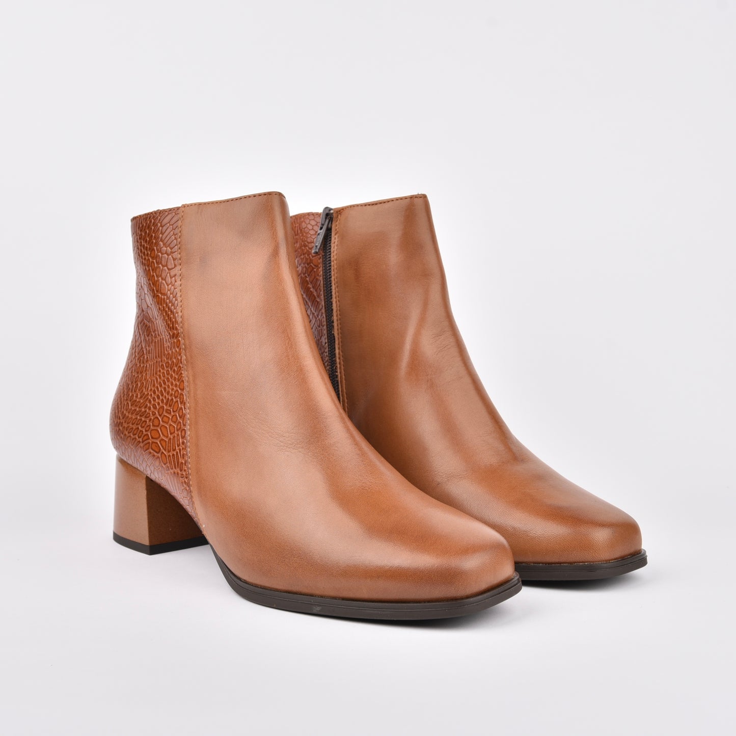 Pitillos spanish boots for women in camel