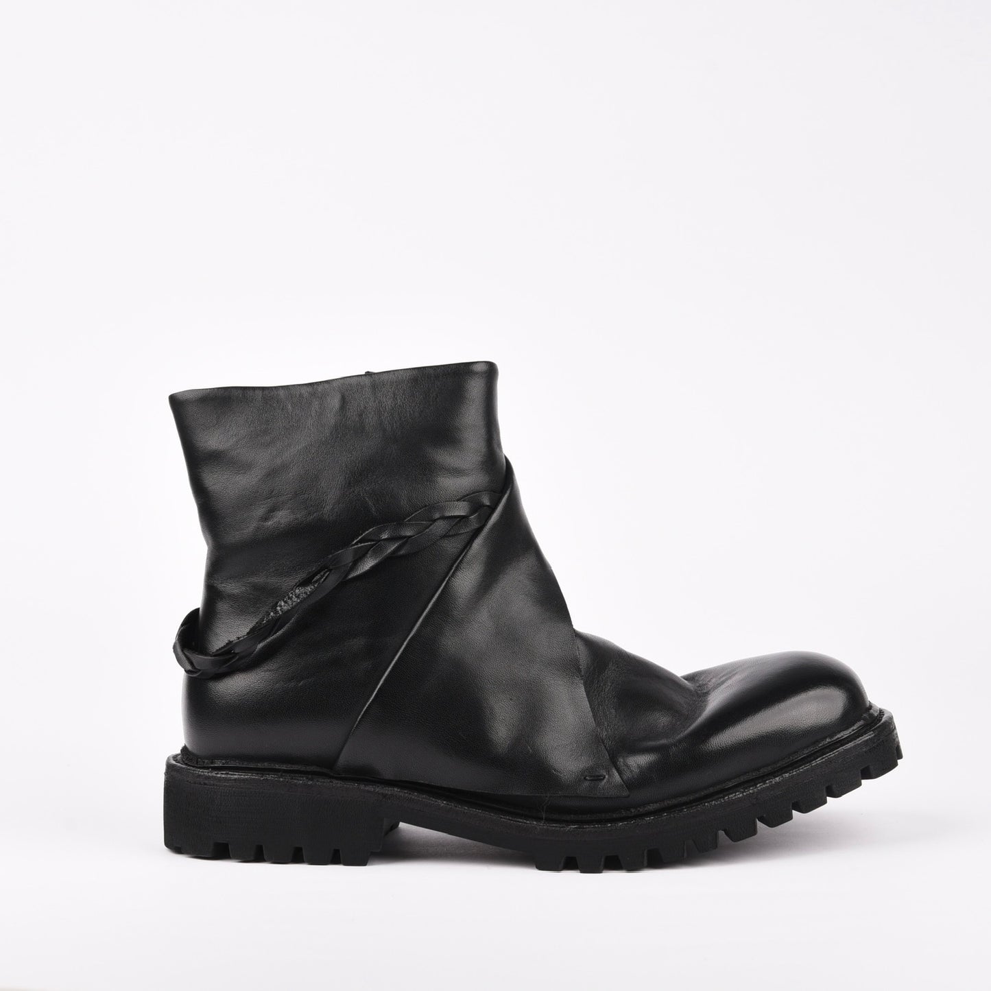 Shalapi Italian leather boots for women in black