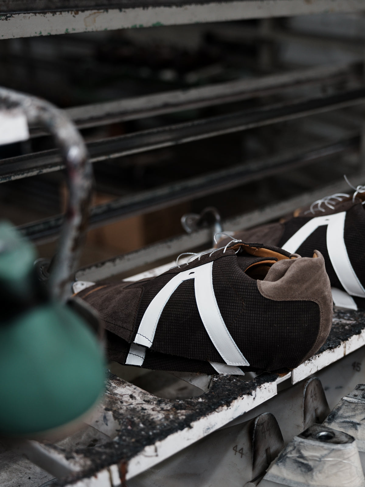 Shalapi Napoli sneaker for men in suede brown