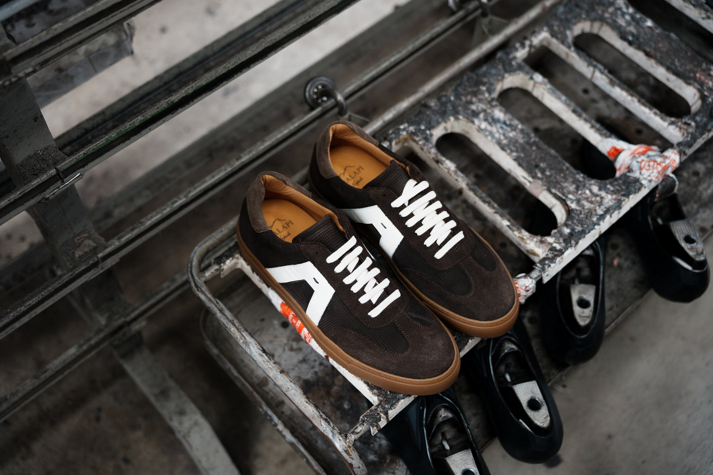 Shalapi Napoli sneaker for men in suede brown