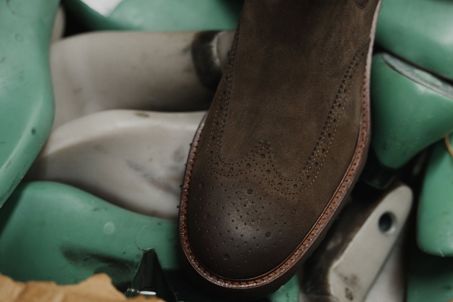 Shalapi Napoli Chelsea boots for men in suede brown