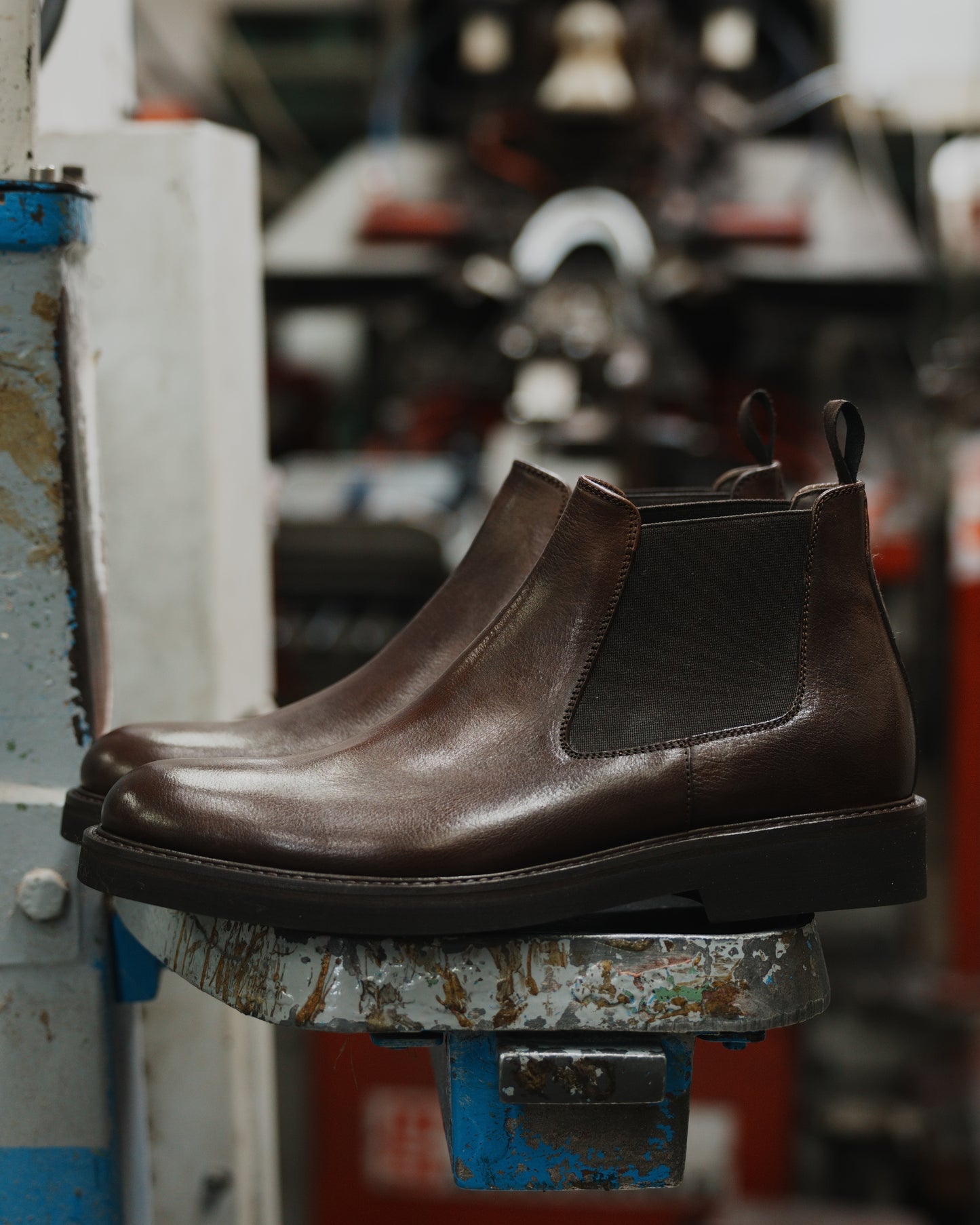 Shalapi Napoli Chelsea boots for men in buffalo brown