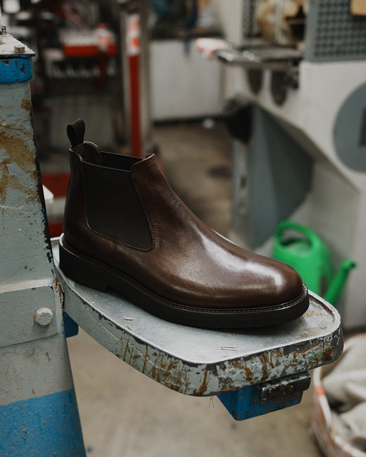 Shalapi Napoli Chelsea boots for men in buffalo brown