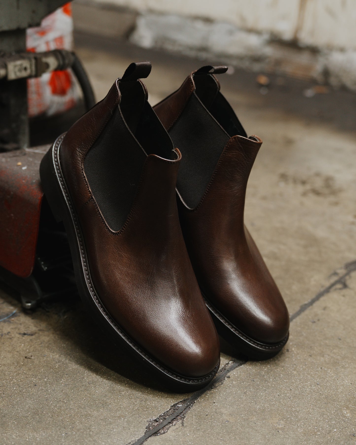 Shalapi Napoli Chelsea boots for men in buffalo brown