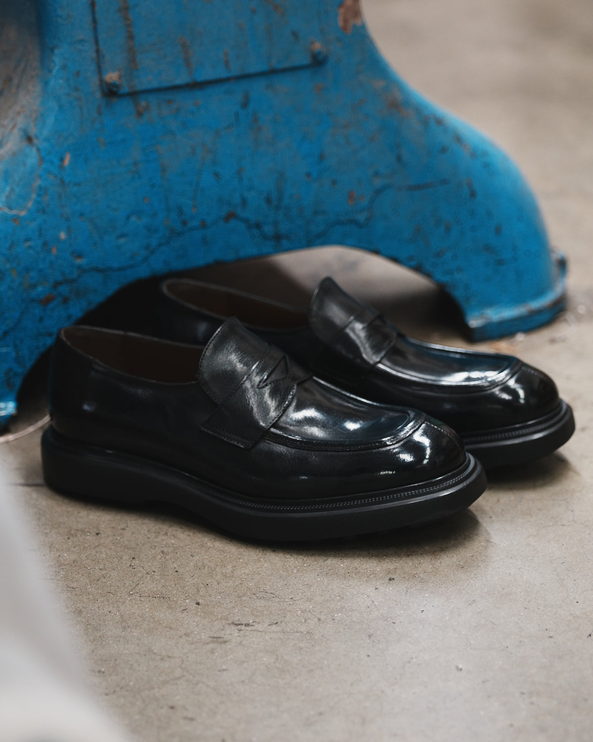 Shalapi Napoli loafers shoes for men in buffalo black