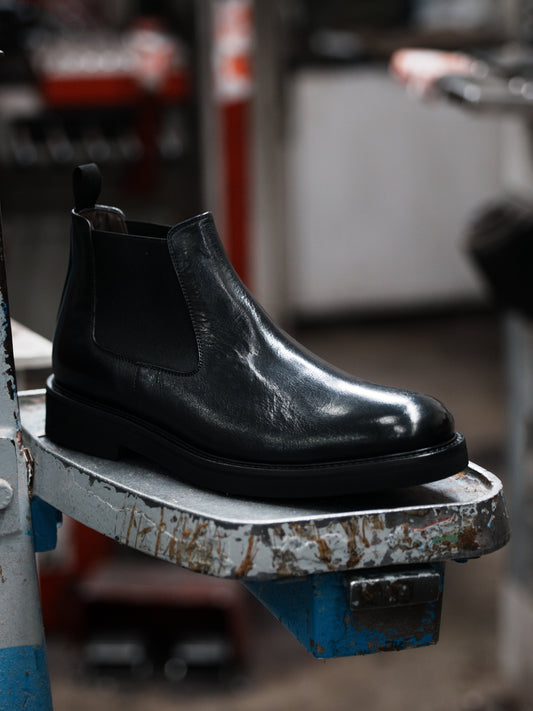 Shalapi Napoli Chelsea boots for men in buffalo black
