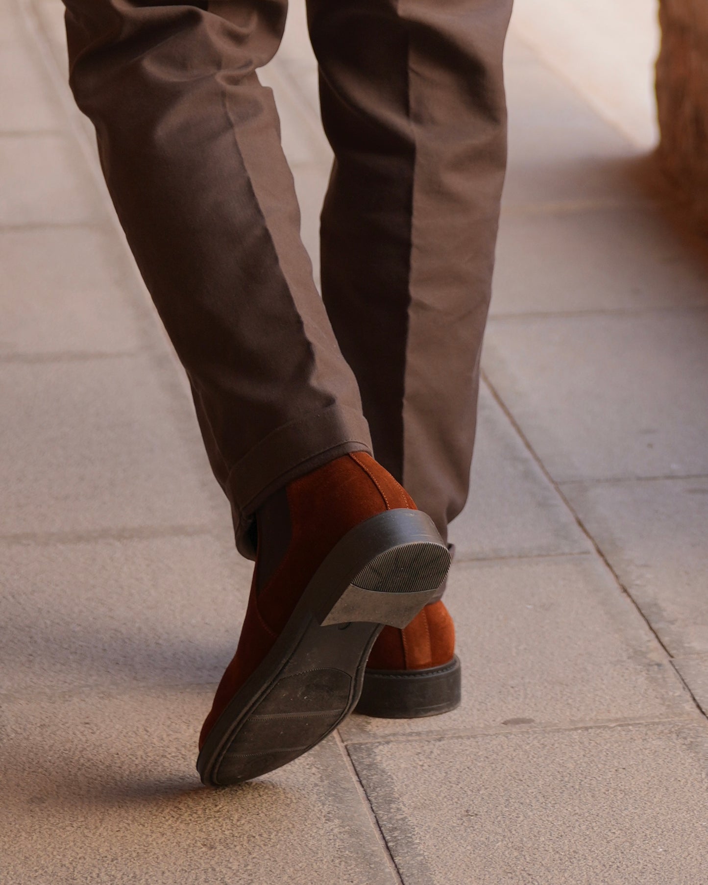 Shalapi Chelsea Boots for men in suede camel
