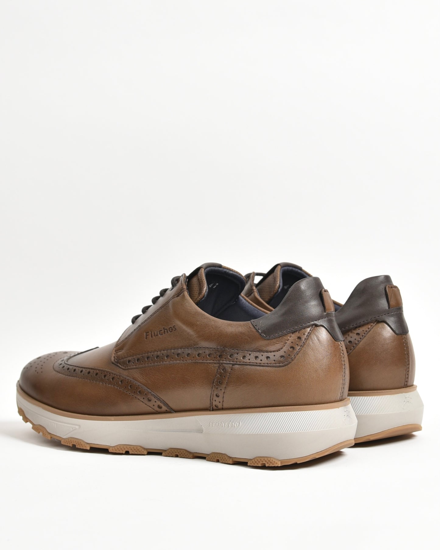 Fluchos oxford classic shoes for men in camel