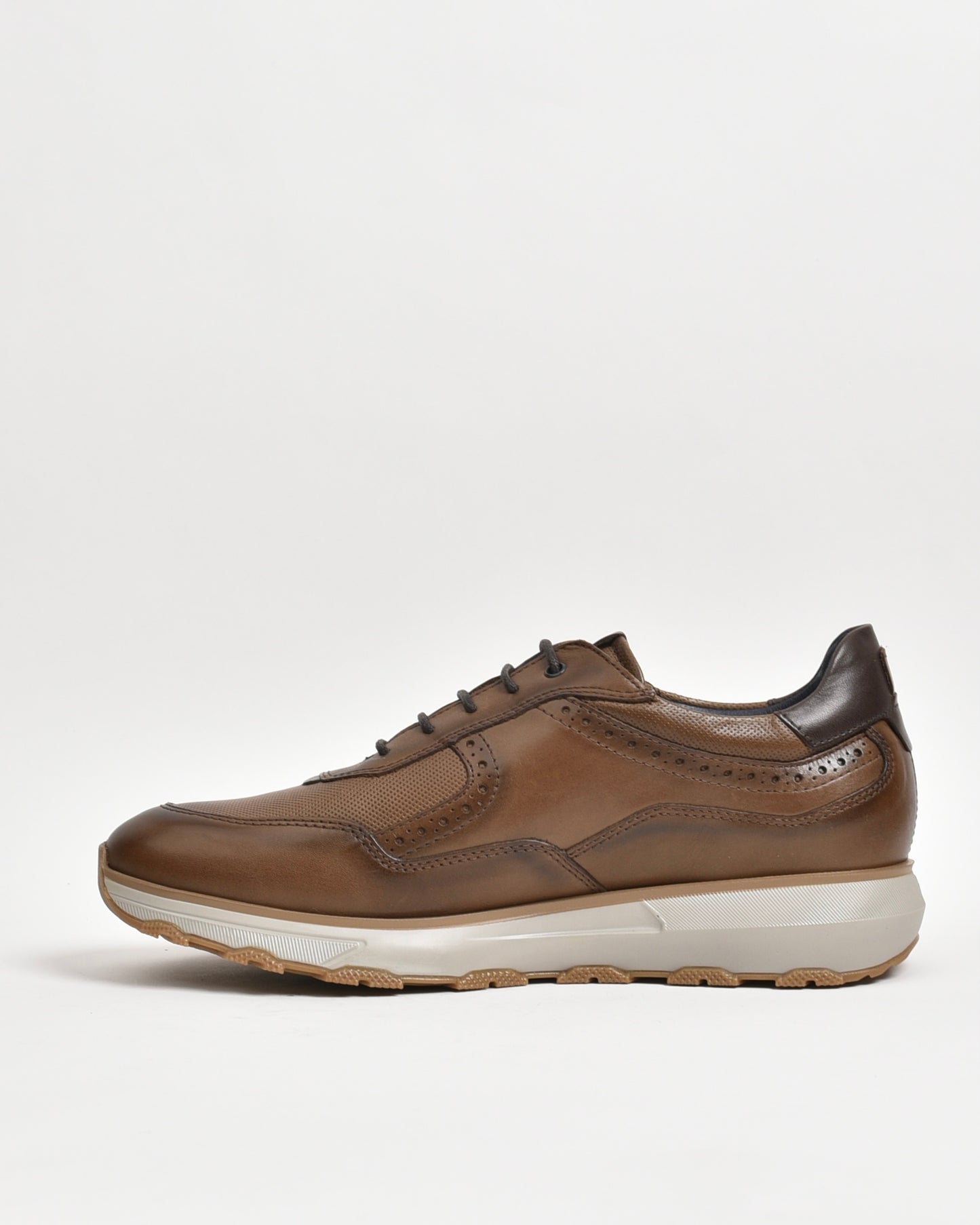 Fluchos sneakers for men in camel