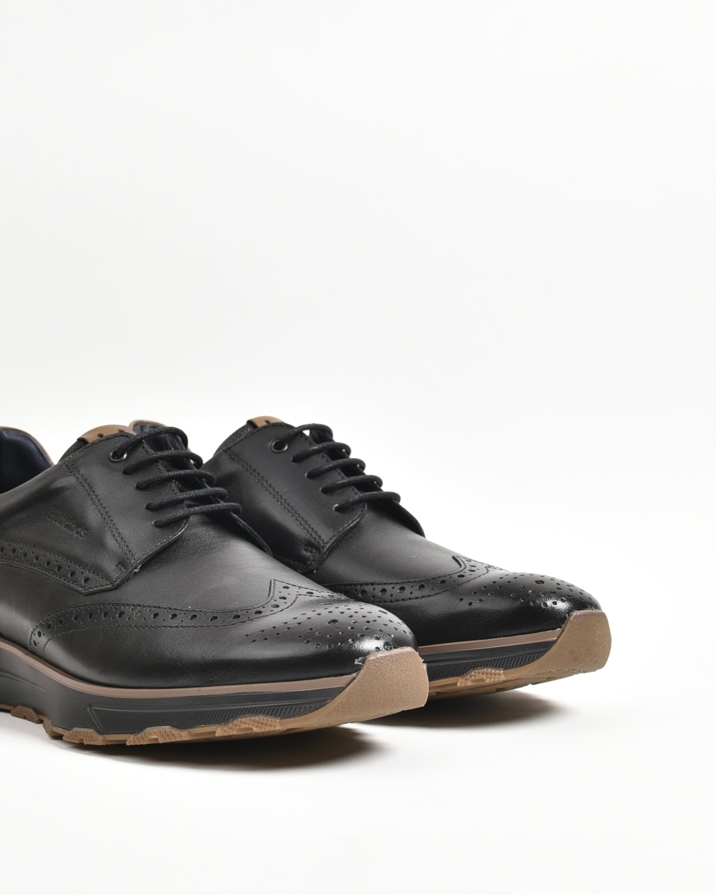 Fluchos classic shoes for men in black