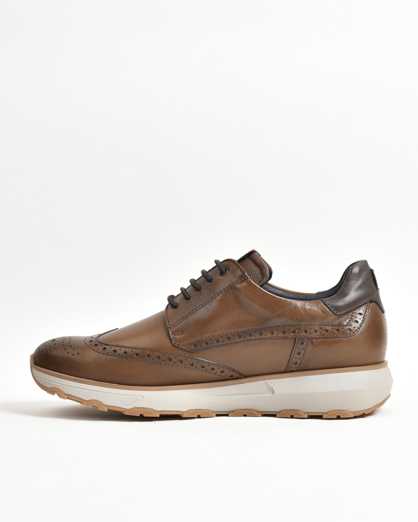 Fluchos oxford classic shoes for men in camel