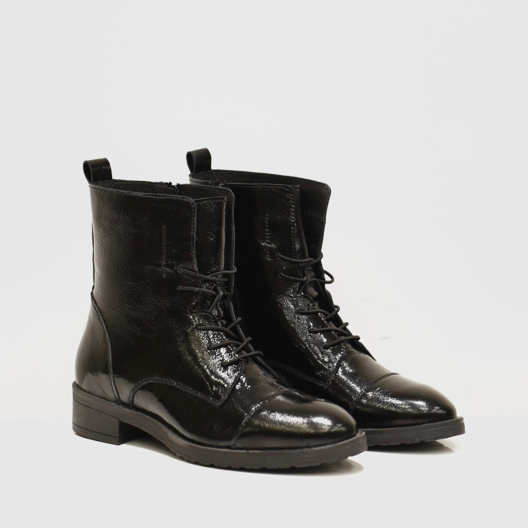 Ankel boots for woman in shiny black