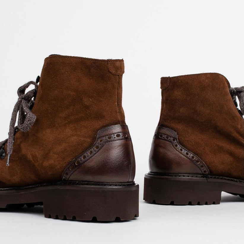 Spanish boots for men in brown