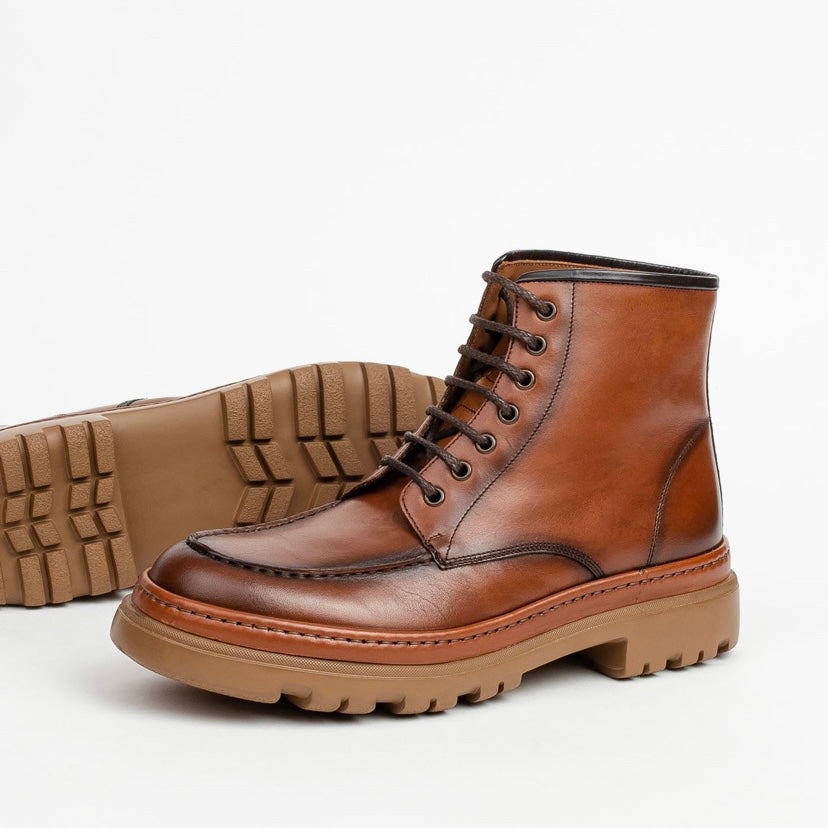 Spanish boots for men in light brown