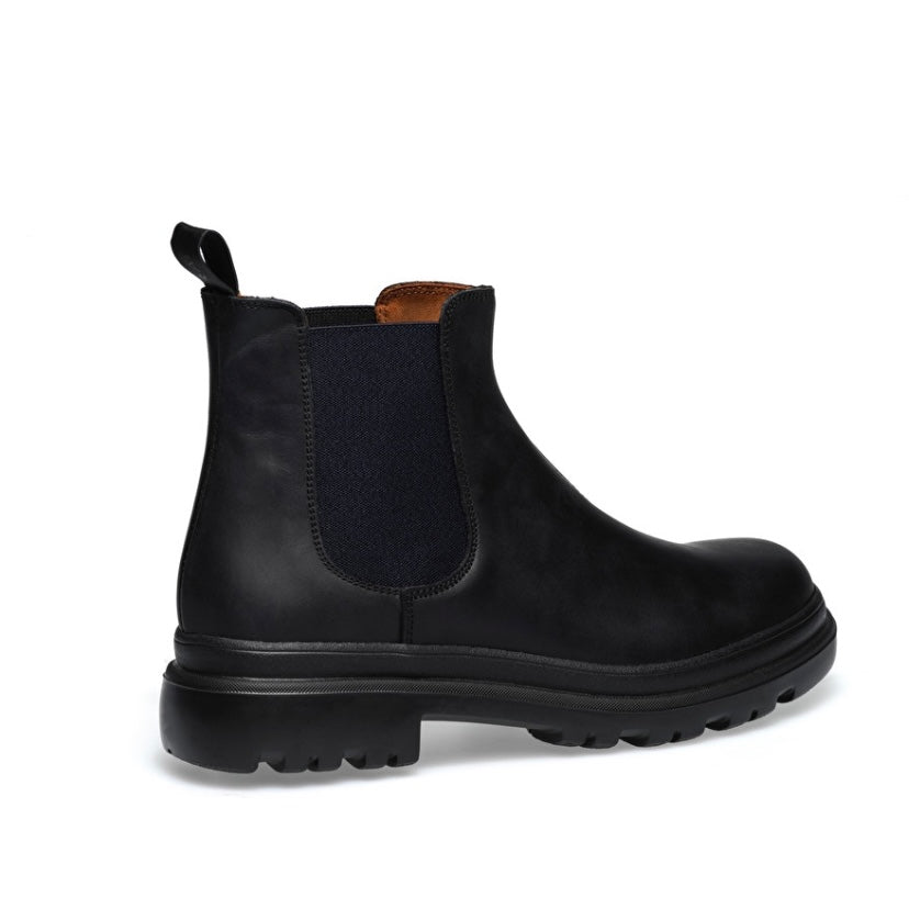 Italian Chelsea boots for men in black