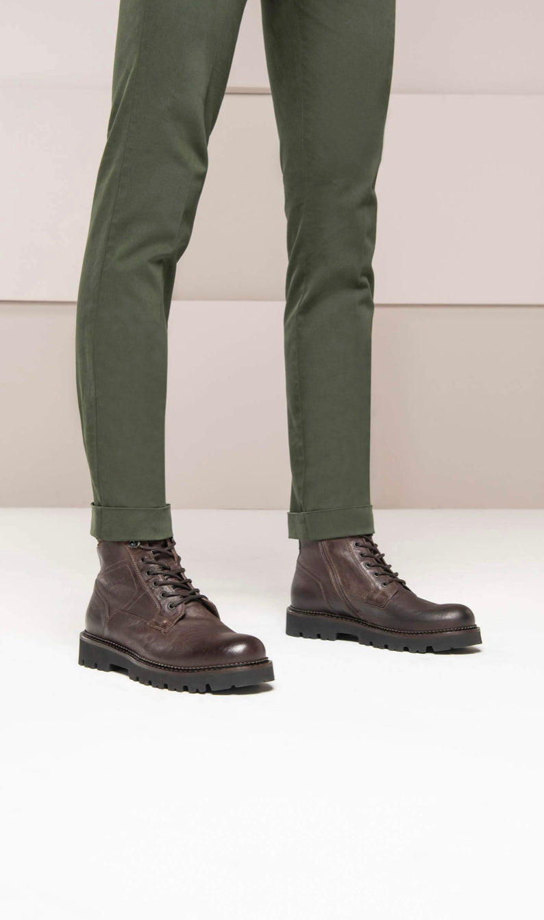 Italian boots for men in brown