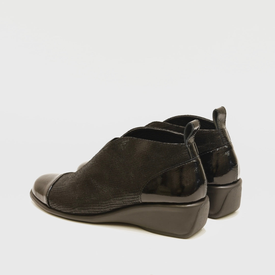 Greece comfort shoes for woman in black